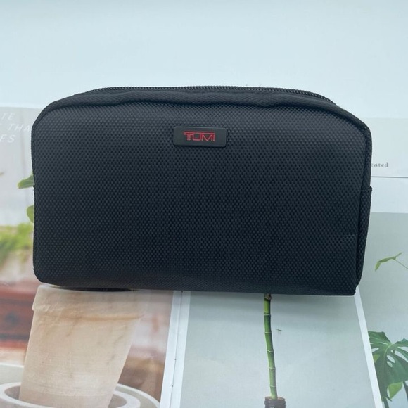 Tumi Delta Nylon Small Travel Bag - Picture 2 of 9